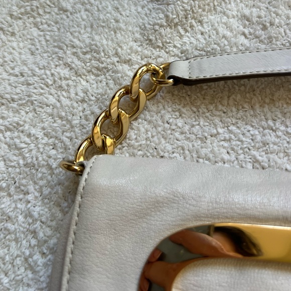 Michael Kors Off White Leather Cut Out Flap Shoulder Bag - Picture 3 of 14